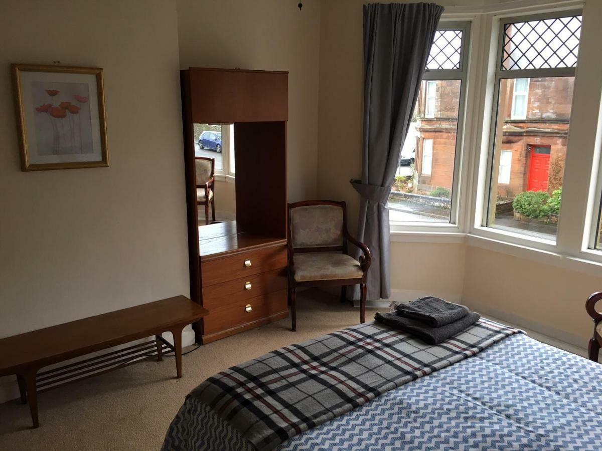 Holiday home Charles's Street Largs